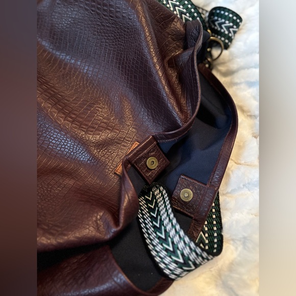 Parker Thatch XL Jane Slouch Bag in Burgundy/Crocodile Print - Picture 11 of 14